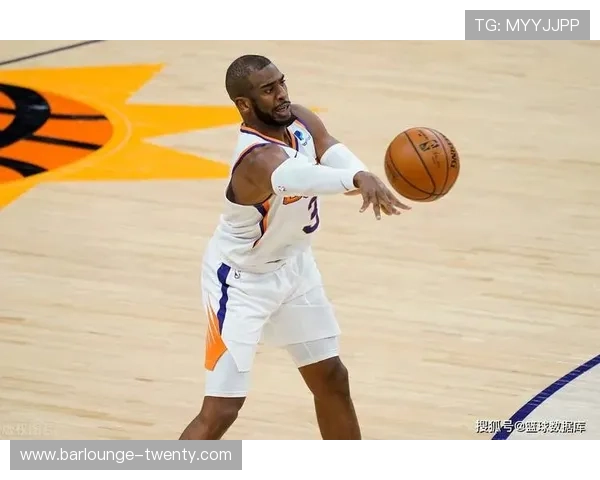 奥斯卡·罗伯特森场均三双数据超传统得分手影响比赛节奏