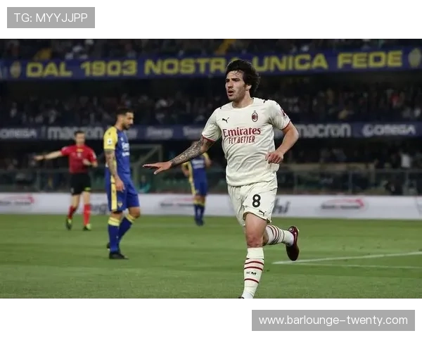 赖斯与基米希：全能中场的攻防结构及战术适配差异分析